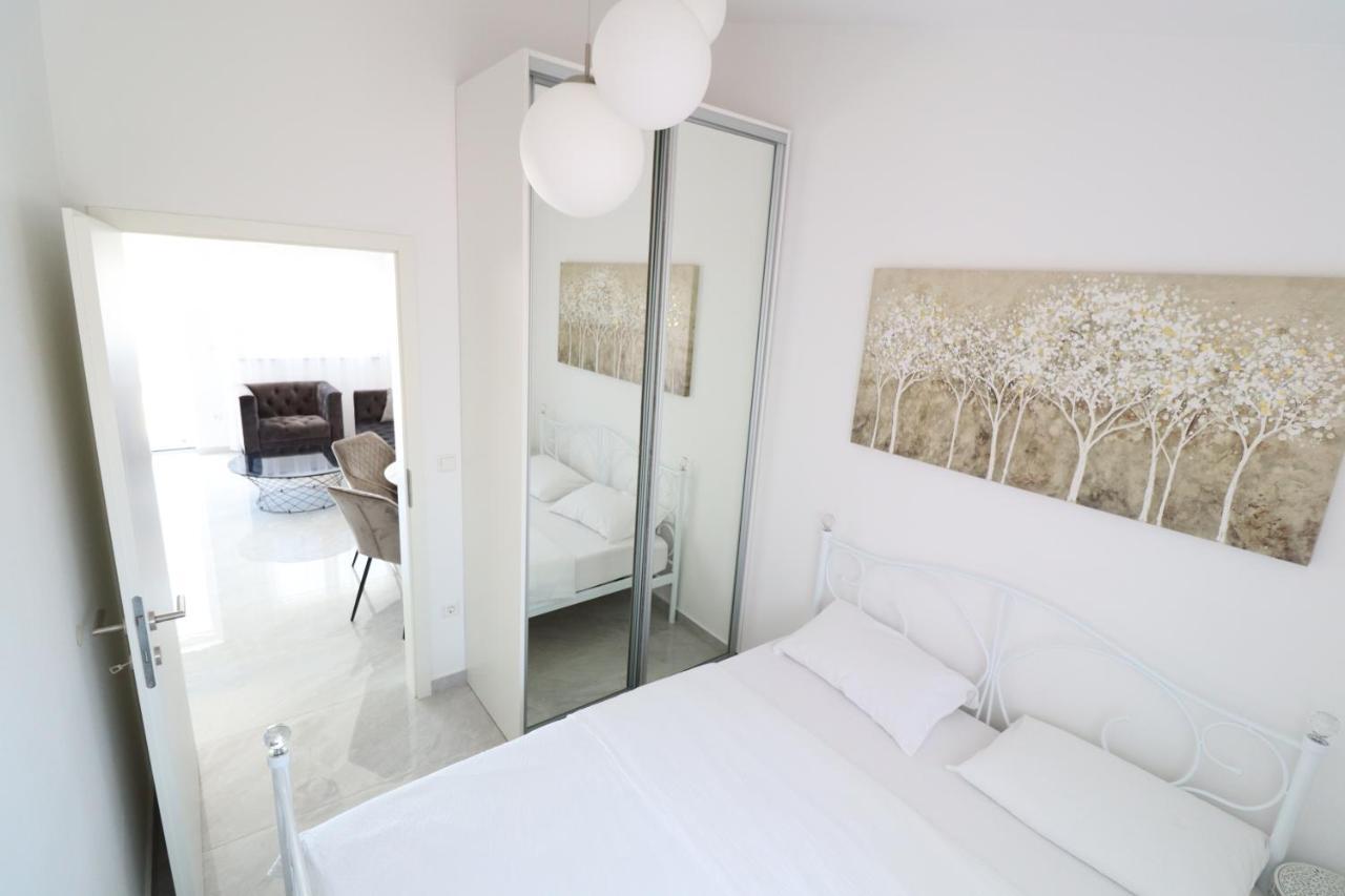 Vrsi Apartments Bagian luar foto
